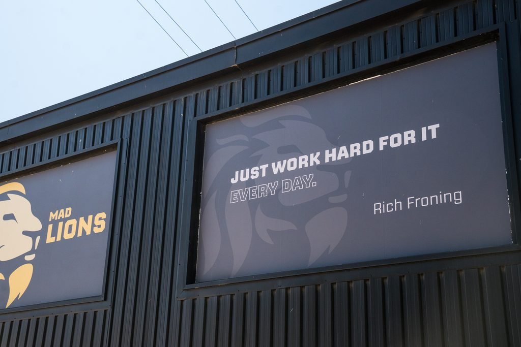 Exterior de la nave de Mad Lions Training Club en Azuqueca de Henares – foto 7